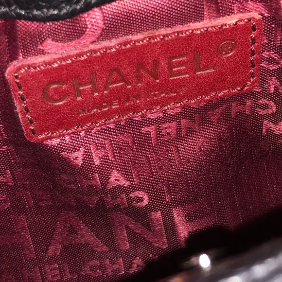 Chanel Sac Pochette Authentic & Rare Leather Bag - Picture 2 of 8